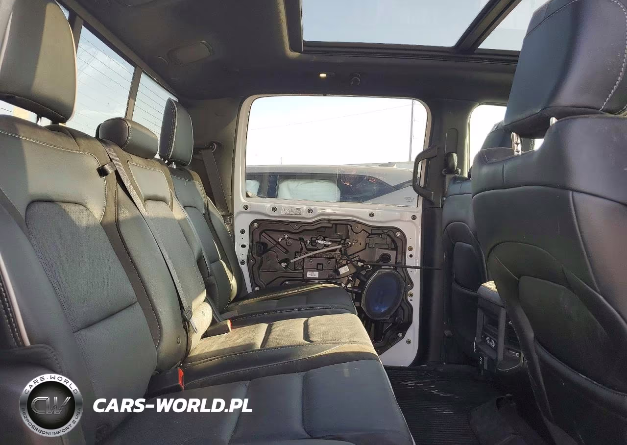 2025 Ram 1500 Laramie VIN:1C6SRFJP5SN726835 - 10