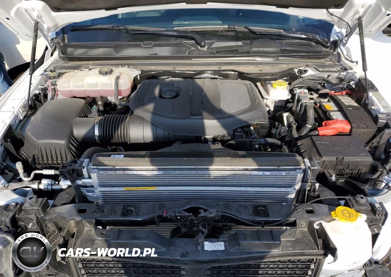 2025 Ram 1500 Laramie VIN:1C6SRFJP5SN726835 - 11