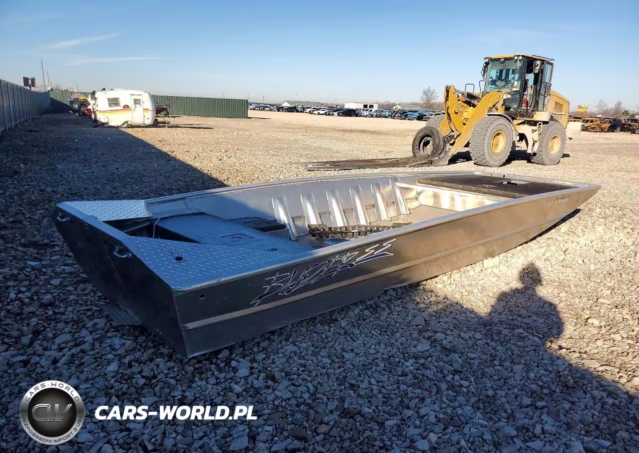 2023 Blazer Boat VIN:CJT31024H223 - 4