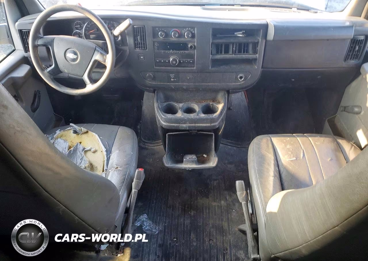 2010 Chevrolet Express G2500 VIN:1GCZGFBA5A1111828 - 8