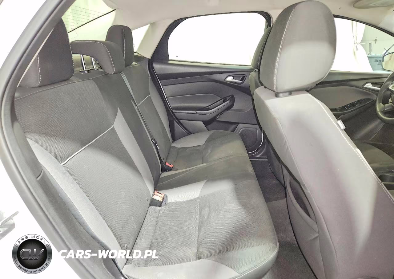 2014 Ford Focus Se VIN:1FADP3F22EL105920 - 10