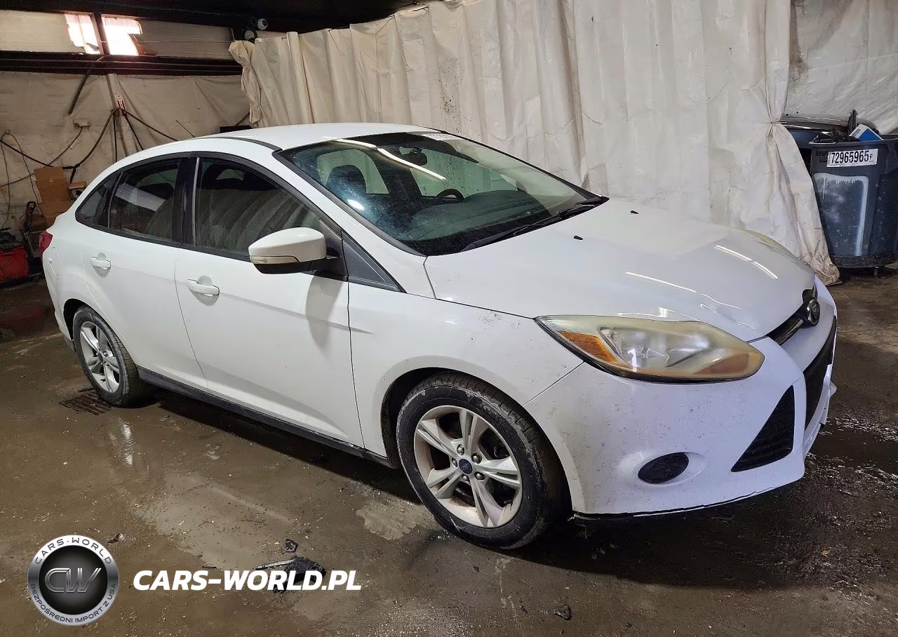 2014 Ford Focus Se VIN:1FADP3F22EL105920 - 4