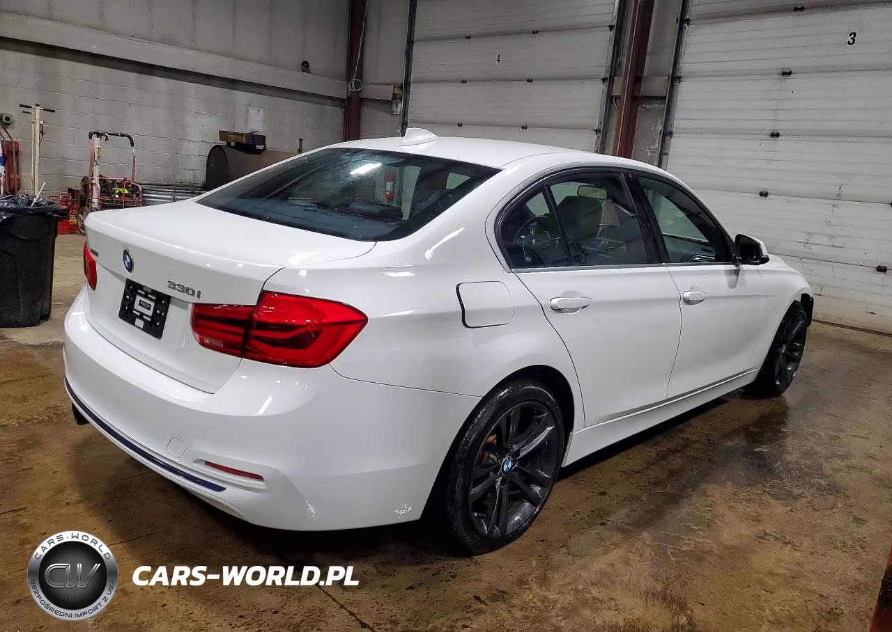 2018 BMW 330 Xi VIN:WBA8D9C53JEB34881 - 3