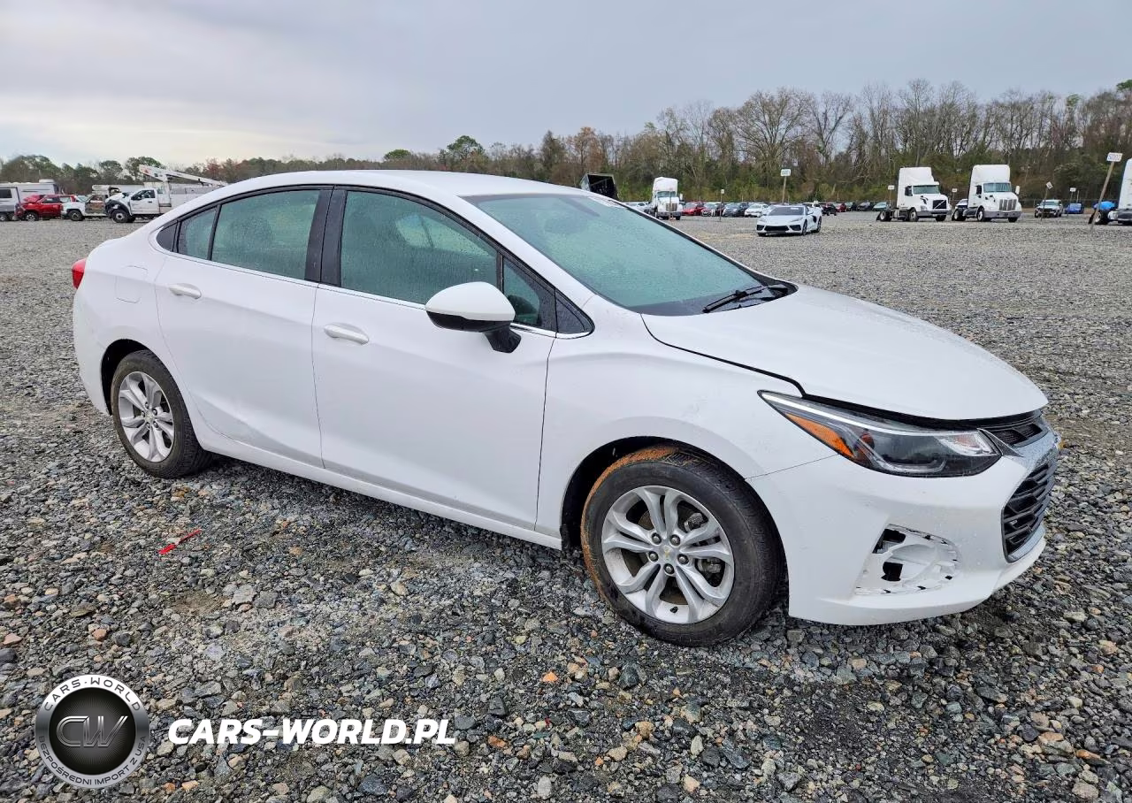 2019 Chevrolet Cruze Lt VIN:1G1BE5SM6K7137003 - 4
