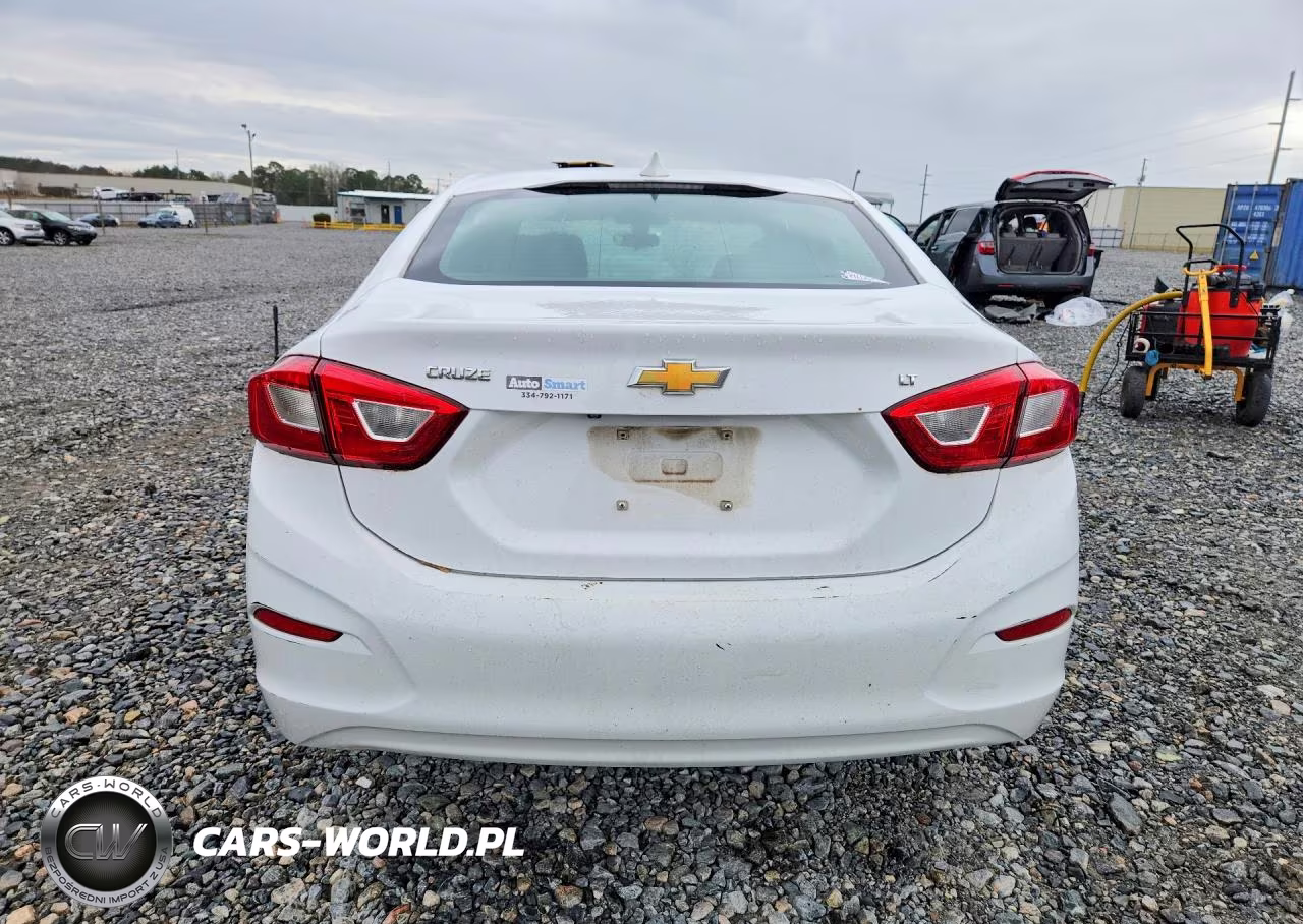 2019 Chevrolet Cruze Lt VIN:1G1BE5SM6K7137003 - 6