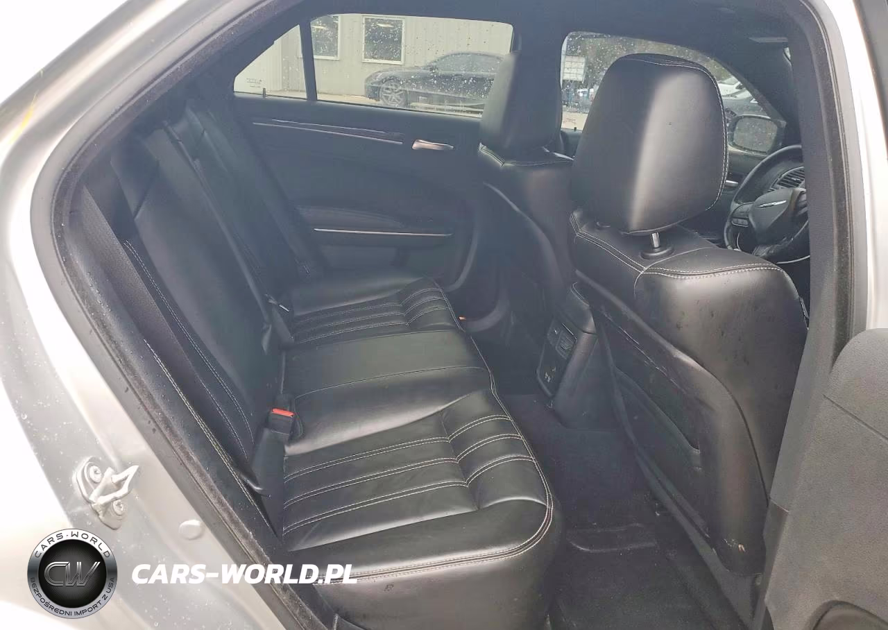 2020 Chrysler 300 S VIN:2C3CCAGG5LH148310 - 10