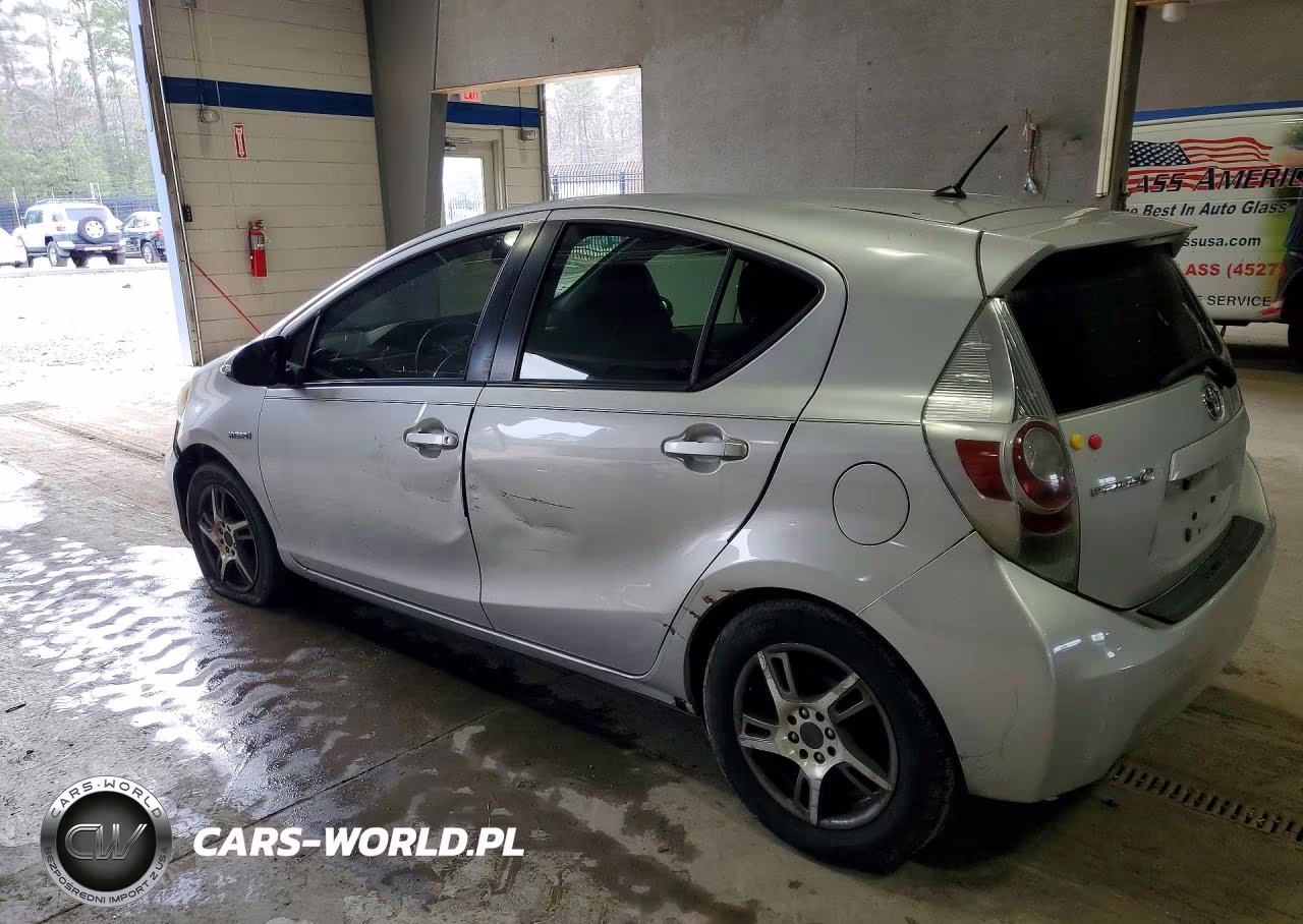 2013 Toyota Prius C VIN:JTDKDTB37D1538992 - 2