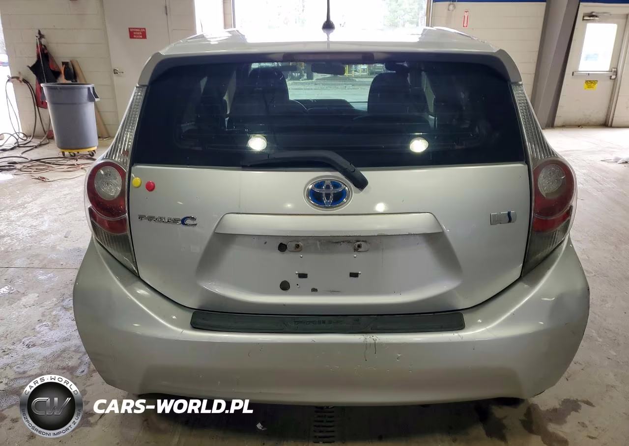 2013 Toyota Prius C VIN:JTDKDTB37D1538992 - 6