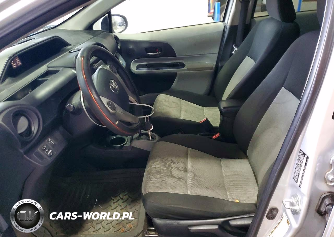 2013 Toyota Prius C VIN:JTDKDTB37D1538992 - 7
