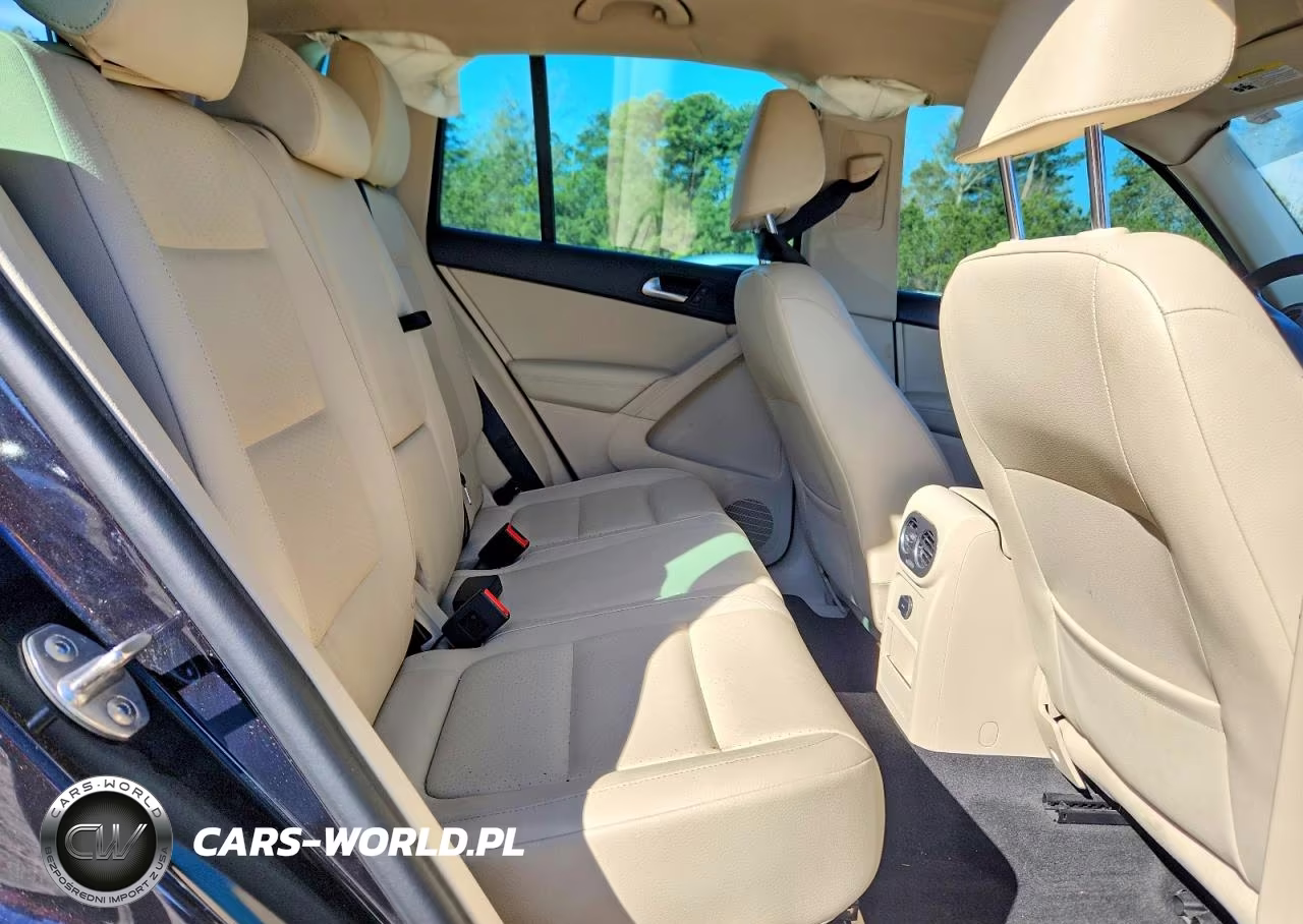 2015 Volkswagen Tiguan S VIN:WVGAV7AX1FW545359 - 11