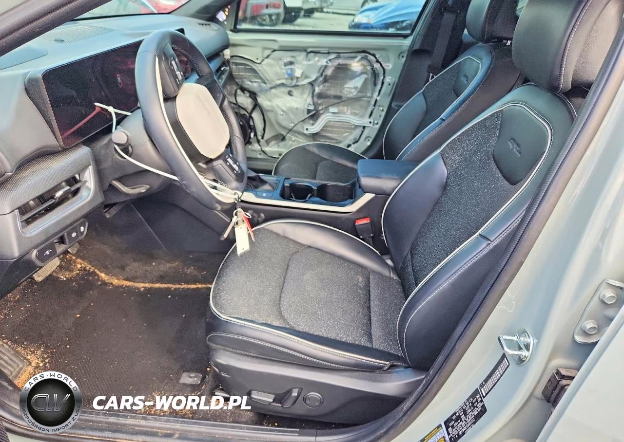 2025 Kia K4 Gt-Line VIN:3KPFW4DE5SE037142 - 7