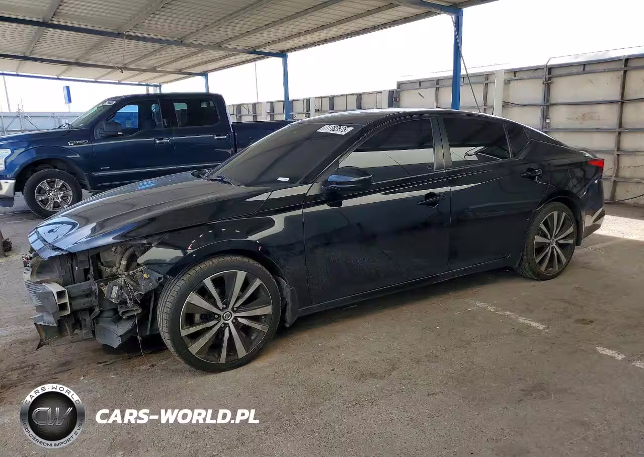 2022 Niss Altima 2.5 Sr