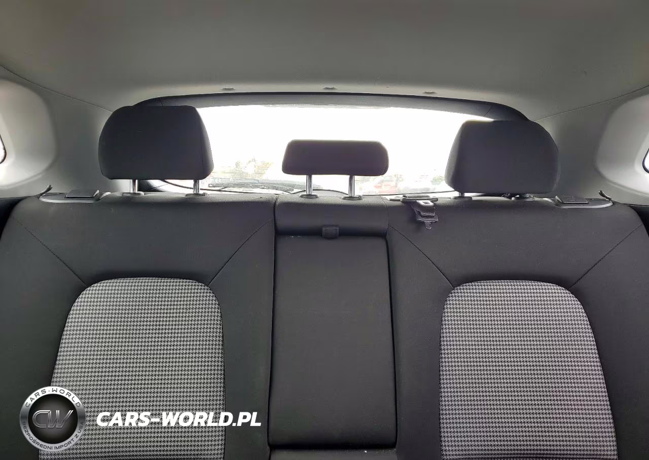 2020 Hyundai Kona Se VIN:KM8K12AA9LU583900 - 10