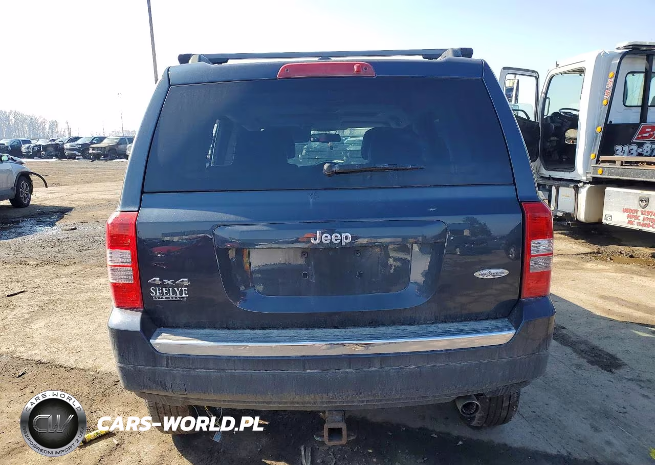 2016 Jeep Patriot Latitude VIN:1C4NJRFB6GD501526 - 6