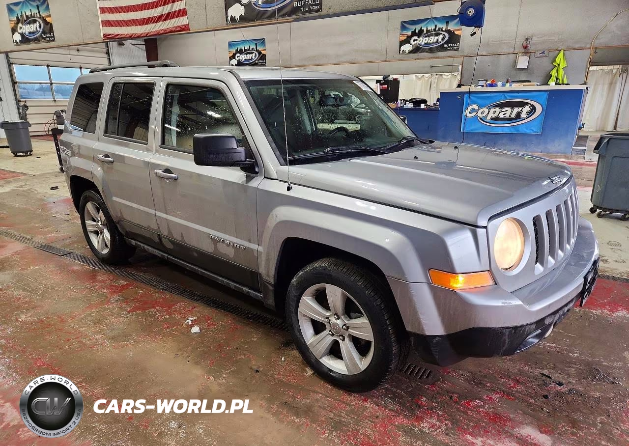 2016 Jeep Patriot Latitude VIN:1C4NJPFA1GD792352 - 4