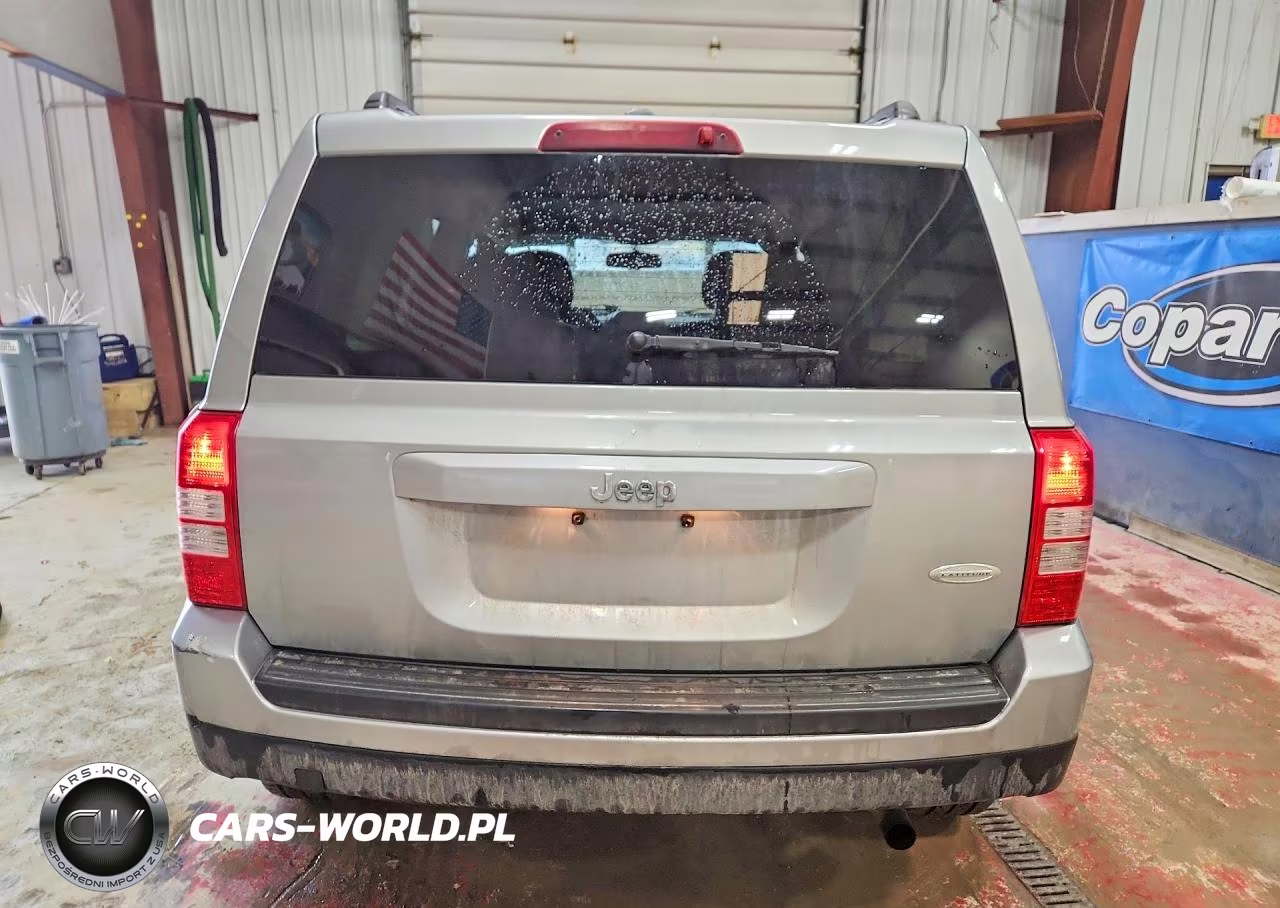 2016 Jeep Patriot Latitude VIN:1C4NJPFA1GD792352 - 6