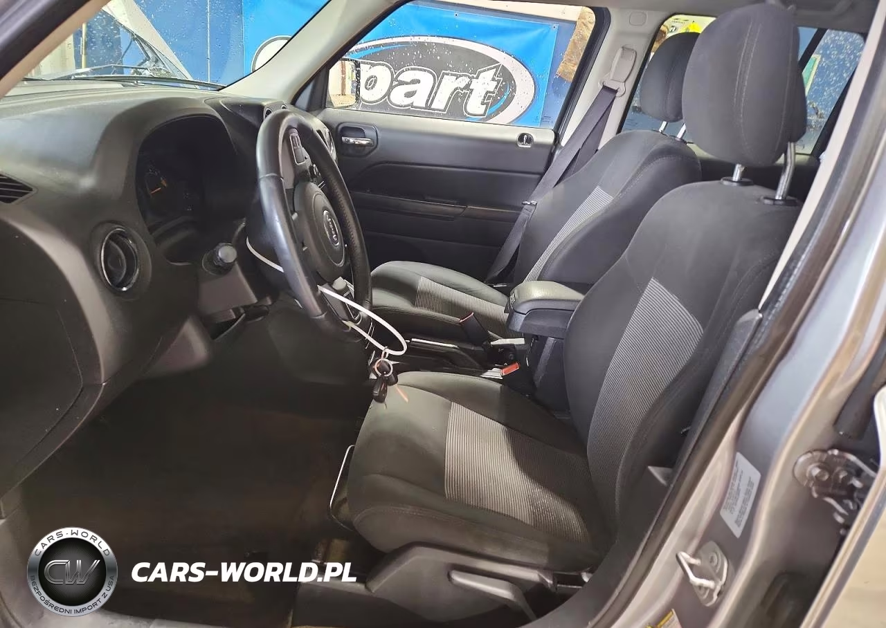 2016 Jeep Patriot Latitude VIN:1C4NJPFA1GD792352 - 7