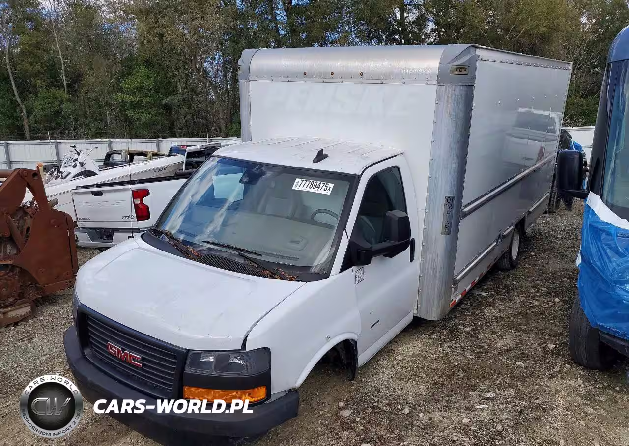 2022 GMC Savana Cut - Box Truck