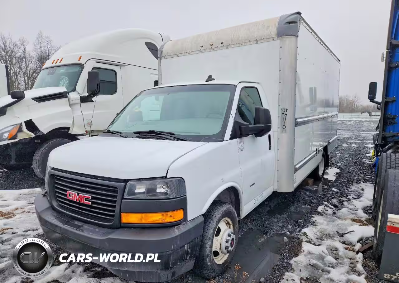 2022 GMC Savana Box Truck