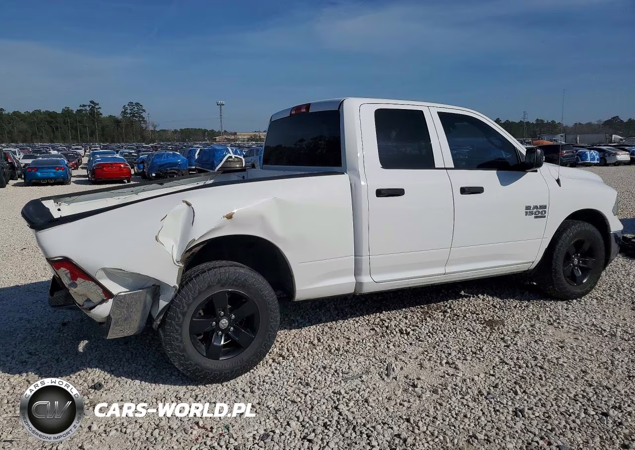 2019 Ram 1500 Classic Tradesman VIN:1C6RR6FG9KS552695 - 3