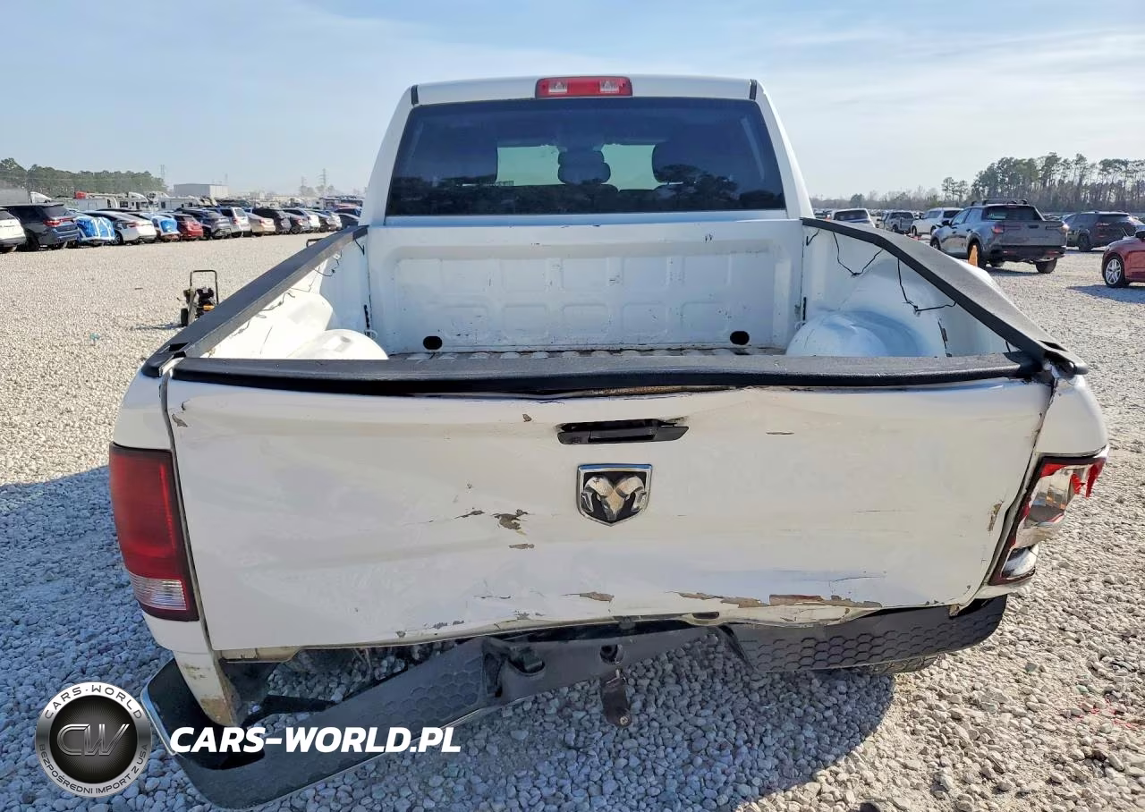 2019 Ram 1500 Classic Tradesman VIN:1C6RR6FG9KS552695 - 6