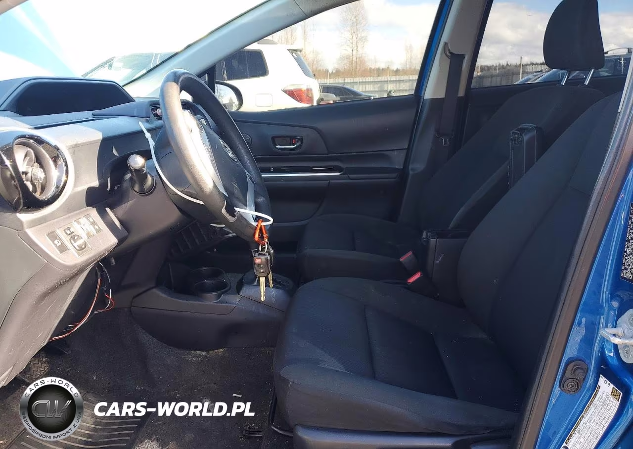2017 Toyota Prius C VIN:JTDKDTB31H1593153 - 7