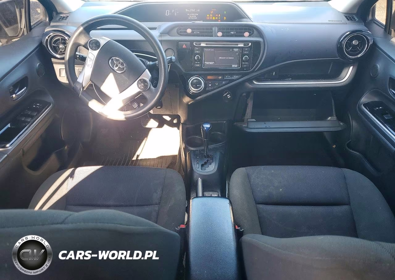 2017 Toyota Prius C VIN:JTDKDTB31H1593153 - 8