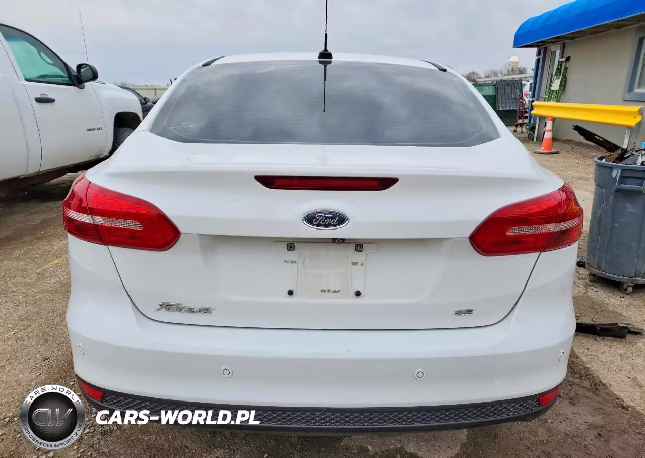 2016 Ford Focus Se VIN:1FADP3F25GL225617 - 6