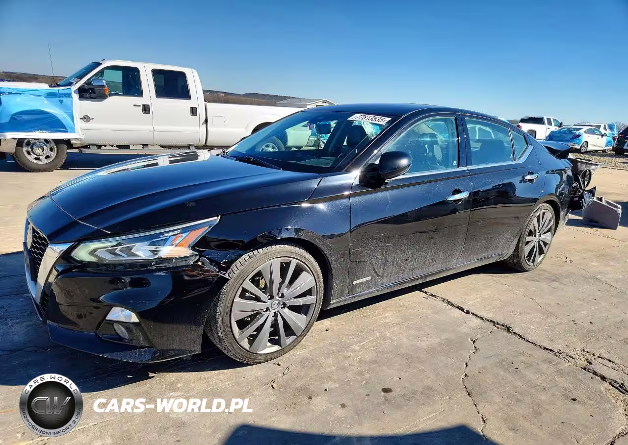 2019 Niss Altima 2.0 Platinum