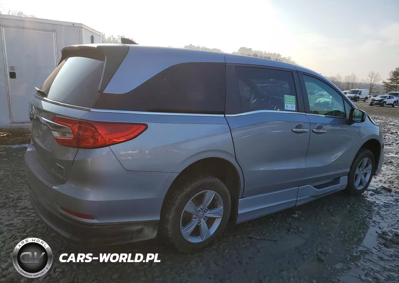2018 Honda Odyssey Ex VIN:5FNRL6H58JB084220 - 3