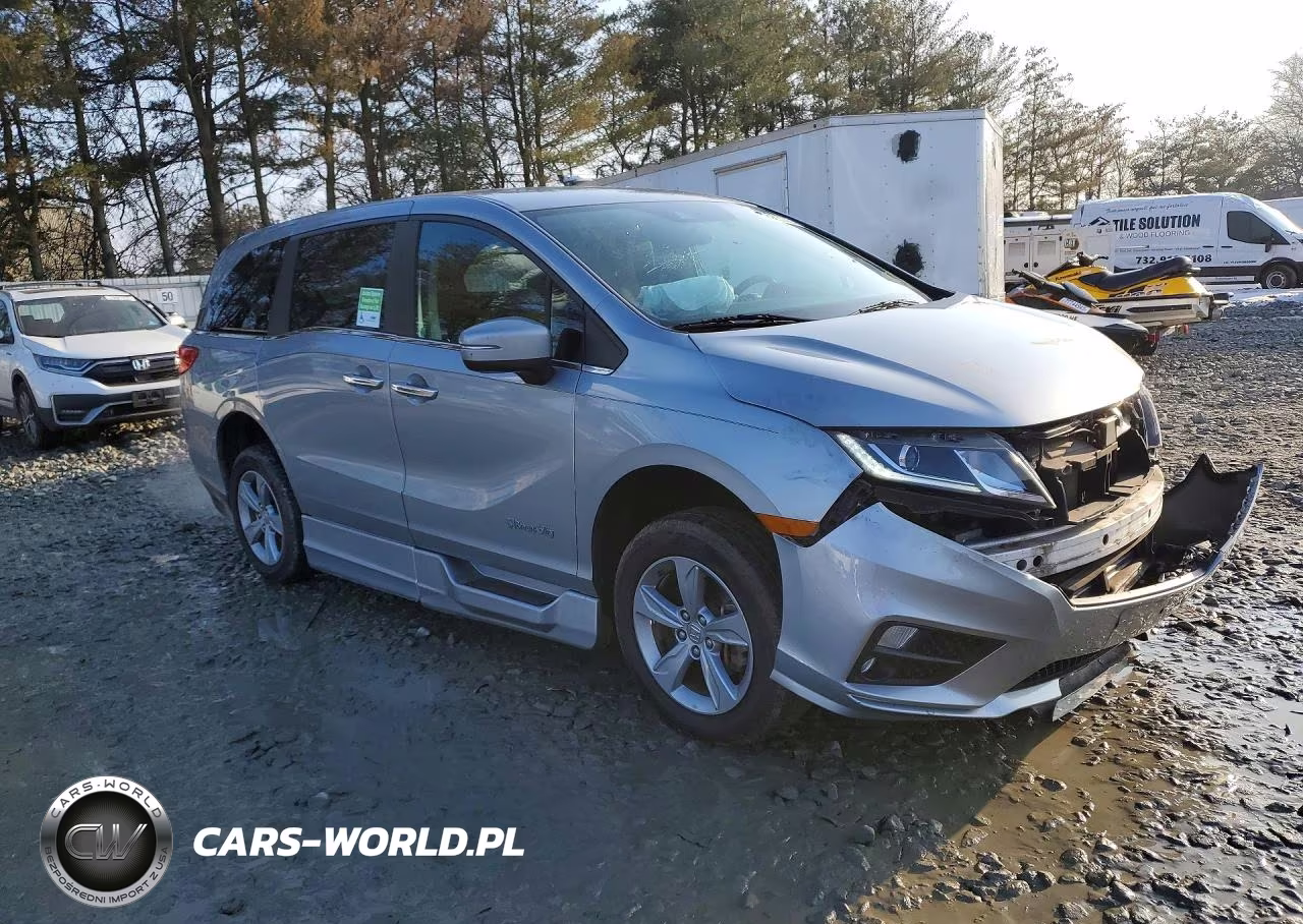 2018 Honda Odyssey Ex VIN:5FNRL6H58JB084220 - 4