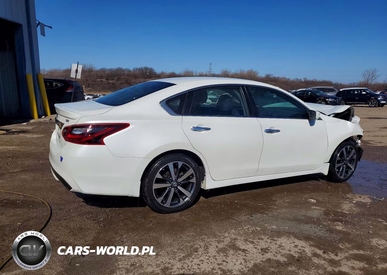 2017 Nissan Altima 2.5 Sr VIN:1N4AL3AP5HC492890 - 3