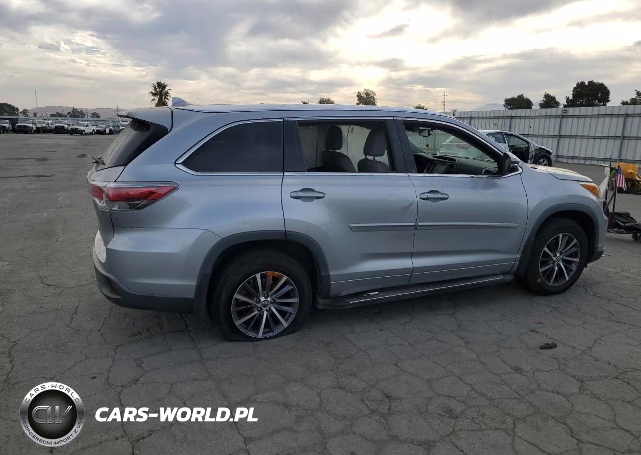 2016 Toyota Highlander Xle VIN:5TDJKRFH6GS265934 - 3