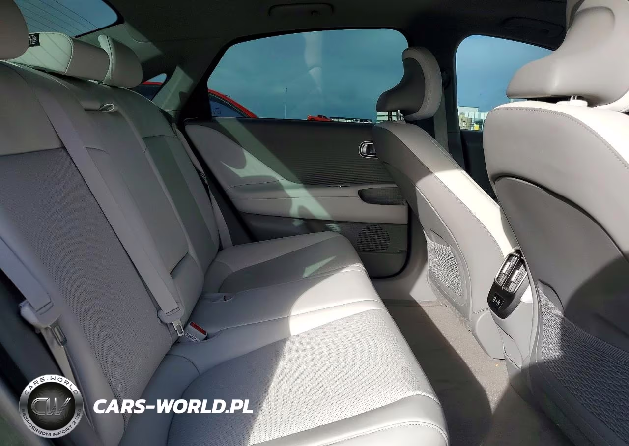 2024 Hyundai Ioniq 6 Limited VIN:KMHM54AA7RA058031 - 10