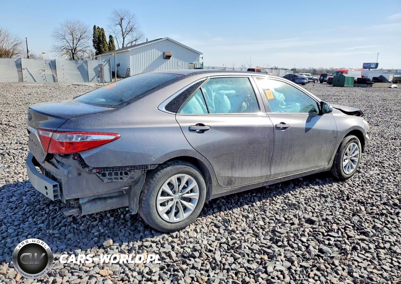 2015 Toyota Camry Le VIN:4T4BF1FK0FR506548 - 3