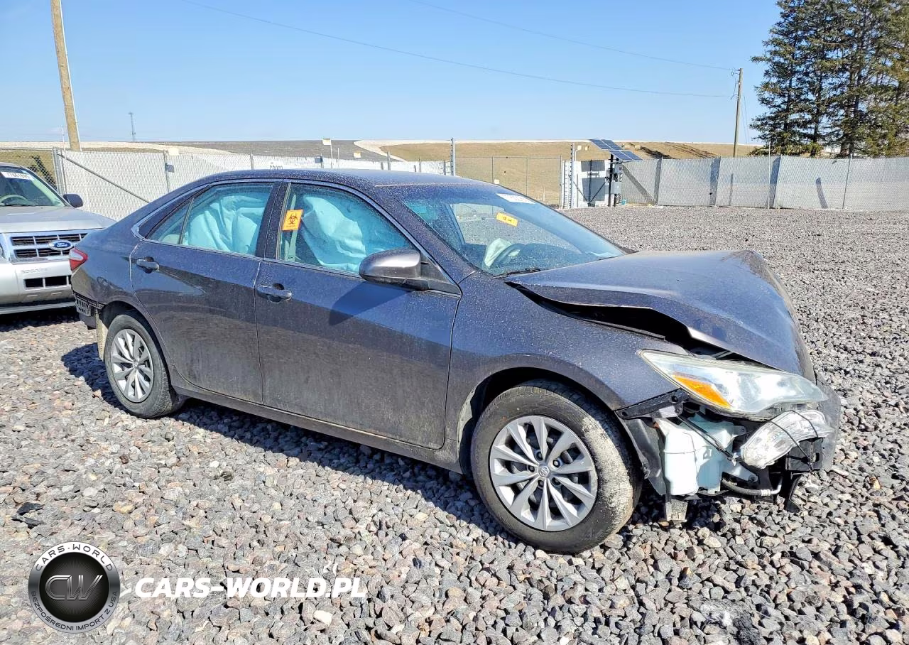 2015 Toyota Camry Le VIN:4T4BF1FK0FR506548 - 4