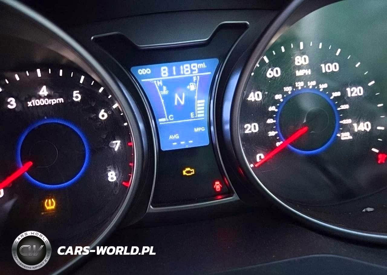2016 Hyundai Veloster Base VIN:KMHTC6AD0GU301178 - 9