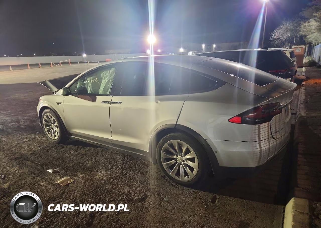 2016 Tesla Model X VIN:5YJXCAE27GF002877 - 2