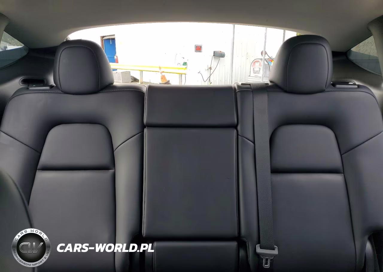 2022 Tesla Model Y VIN:7SAYGDEF2NF326512 - 10