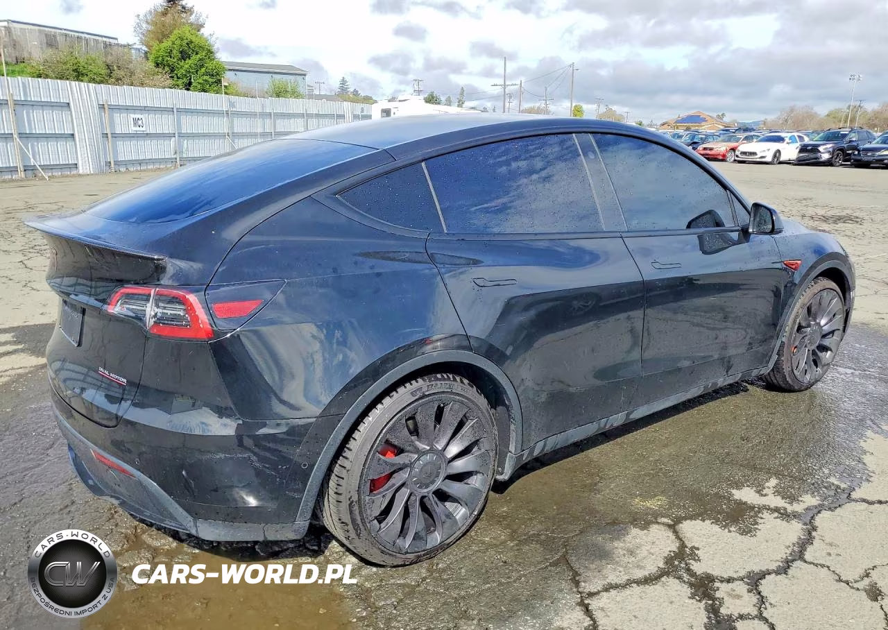 2022 Tesla Model Y VIN:7SAYGDEF2NF326512 - 3