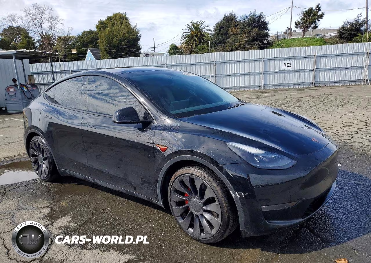 2022 Tesla Model Y VIN:7SAYGDEF2NF326512 - 4