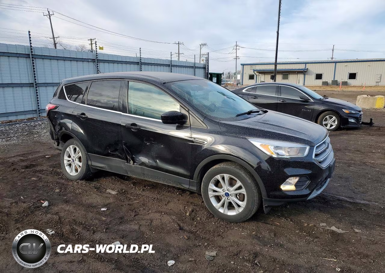 2017 Ford Escape Se VIN:1FMCU9GD7HUE42062 - 4