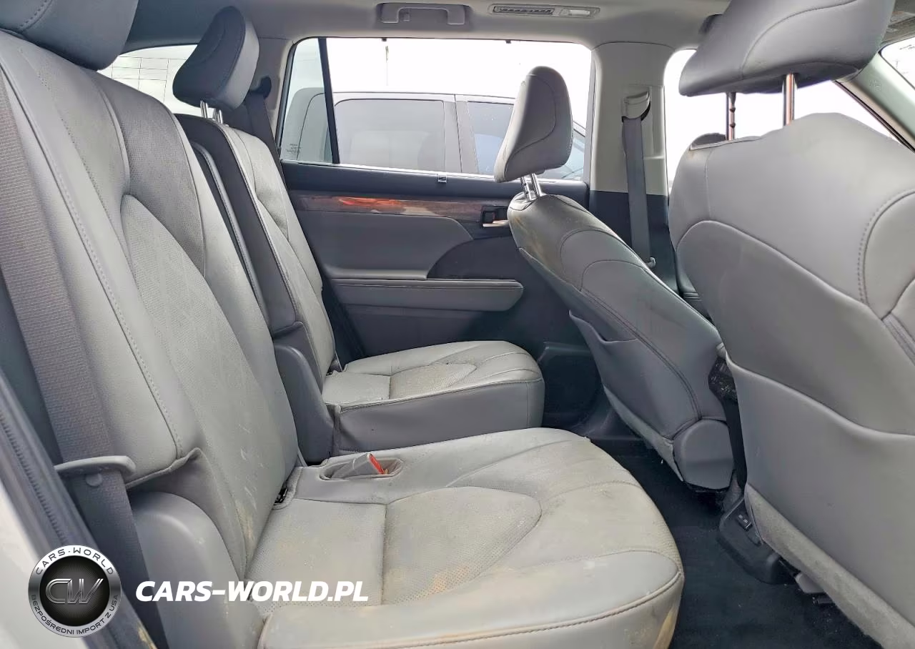 2022 Toyota Highlander Platinum VIN:5TDFZRBH6NS233604 - 11