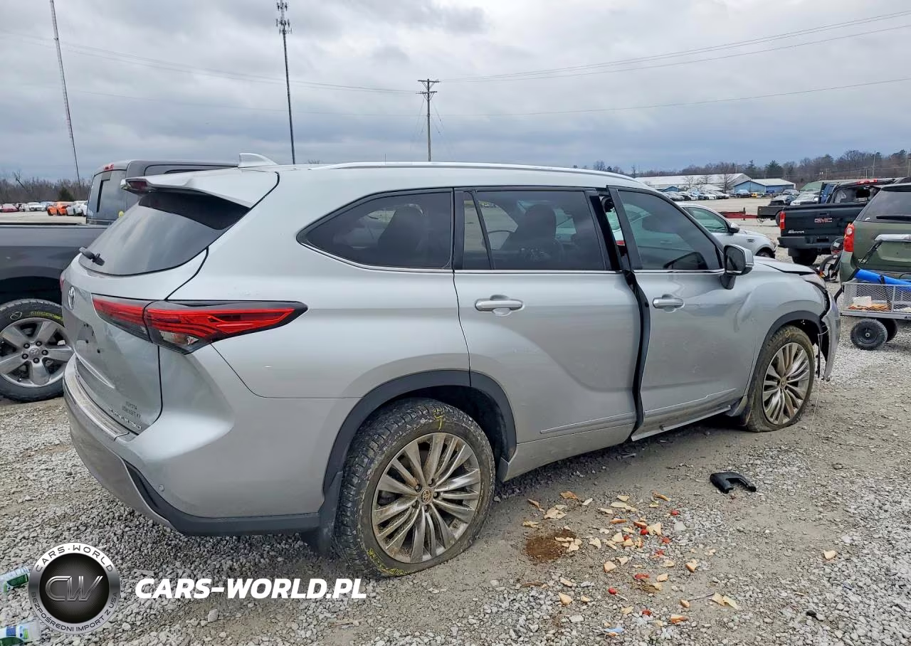 2022 Toyota Highlander Platinum VIN:5TDFZRBH6NS233604 - 3