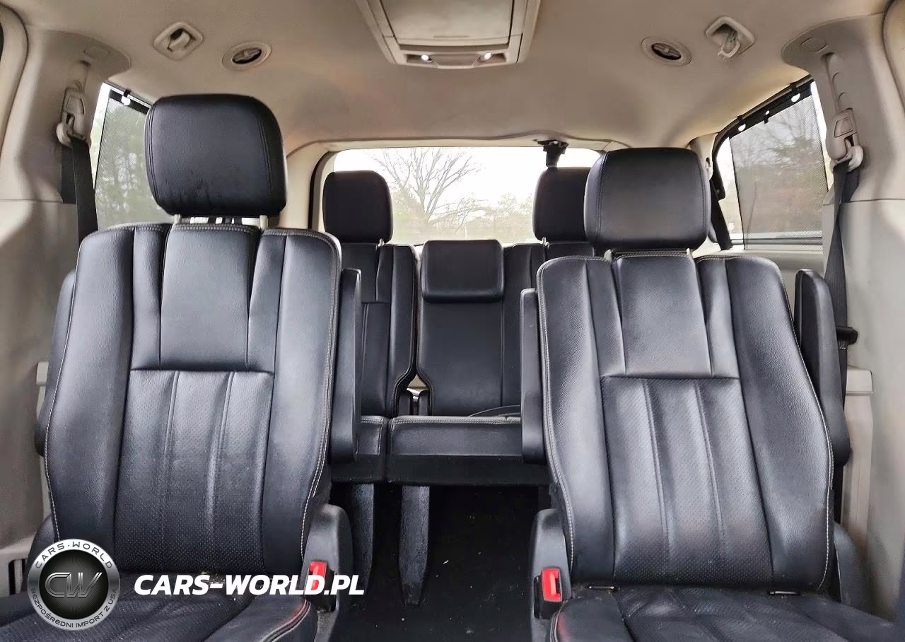 2014 Chrysler Town & Country Touring L VIN:2C4RC1CG8ER285122 - 10