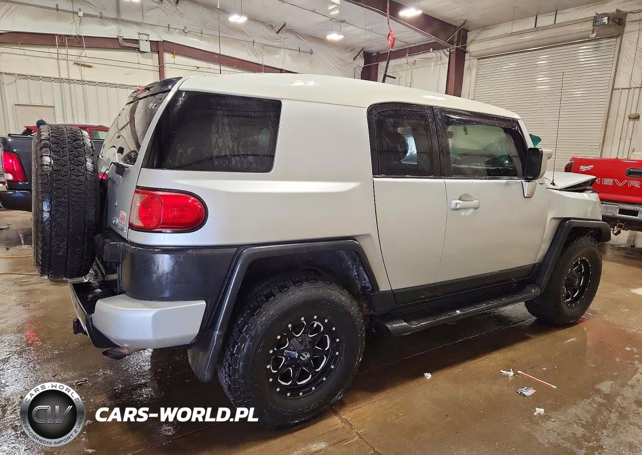 2008 Toyota Fj Cruiser VIN:JTEBU11F18K019447 - 3