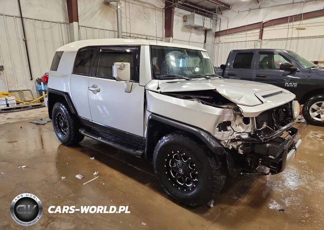 2008 Toyota Fj Cruiser VIN:JTEBU11F18K019447 - 4