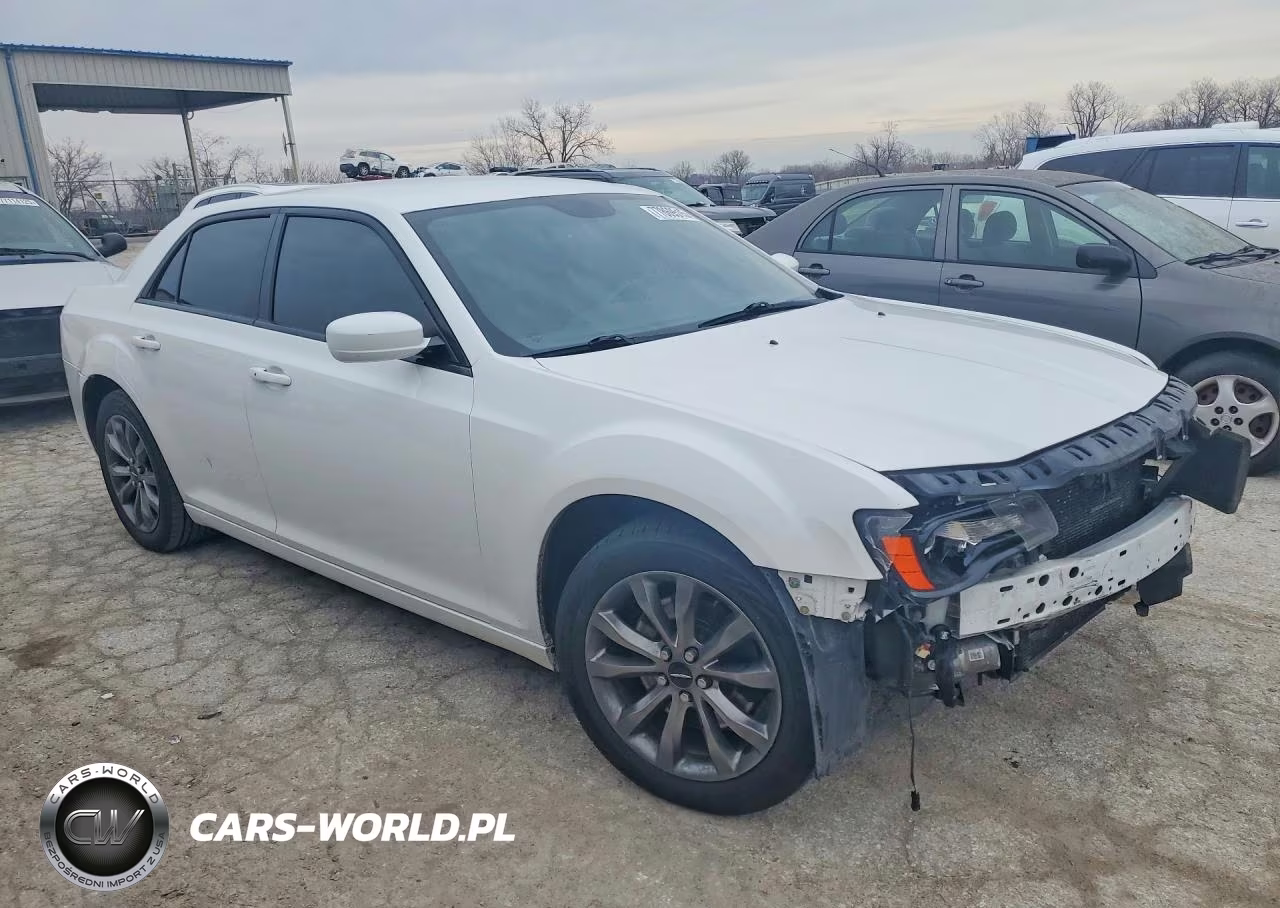 2014 Chrysler 300 S VIN:2C3CCAGG8EH374053 - 4