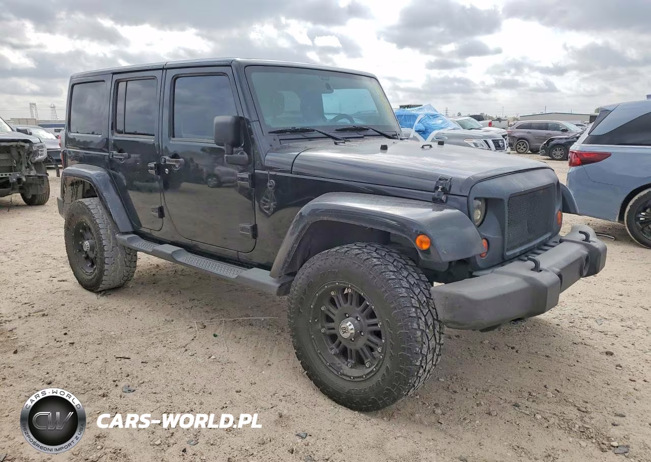 2012 Jeep Wrangler Unlimited Sahara VIN:1C4BJWEG0CL168237 - 4