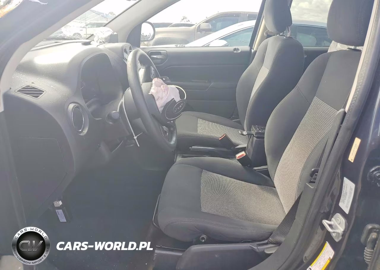 2015 Jeep Compass Sport VIN:1C4NJCBB7FD152586 - 7